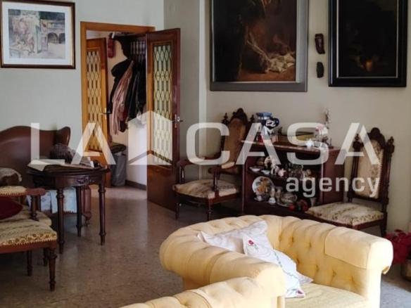Apartment for sale on Calle de León XIII, Cruz Roja