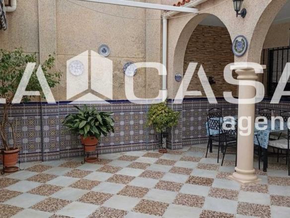House or villa for sale in Centro – Doña Mercedes