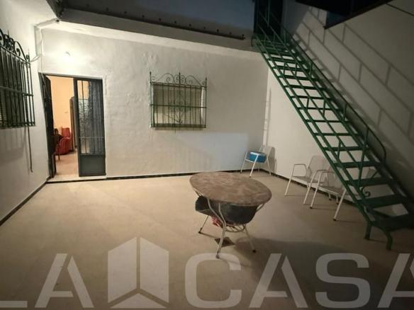 House or villa for sale in the city center