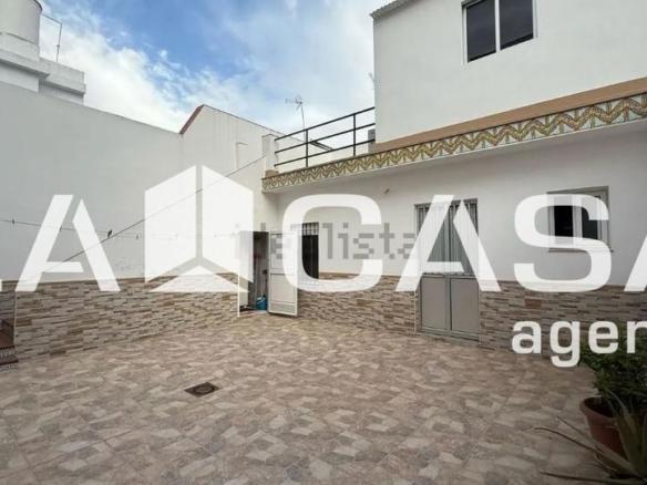 Ground floor apartment for sale in Centro – Doña Mercedes
