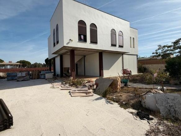 House or villa for sale on Olmo Street, Bollullos de la Mitación