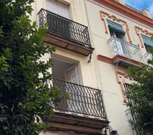 Building for sale on Calle Lumbreras, San Lorenzo