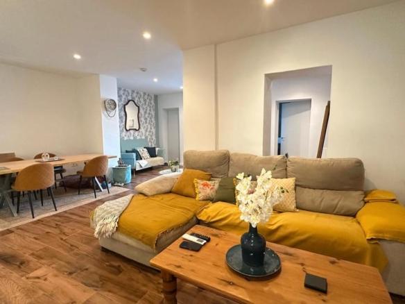 House or villa for sale on Cervantes Street, Salteras