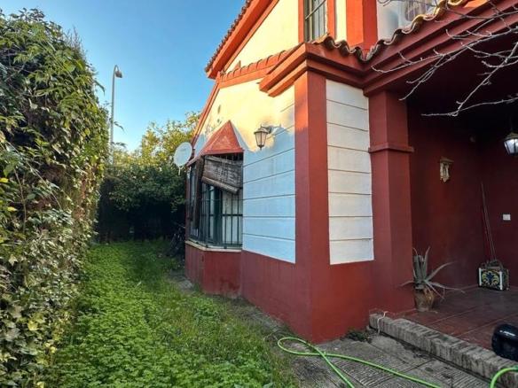 House or villa for sale in Los Rosales, Espartinas Pueblo