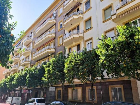 Apartment for sale on Ventura de la Vega Street, La Buhaira