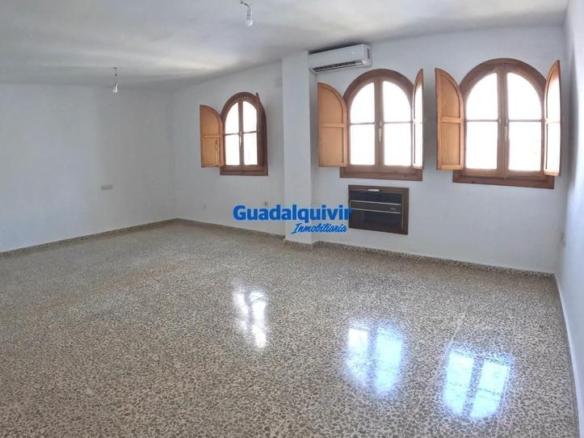 Apartment for sale on Calle Rodrigo de Triana, Triana Old Town