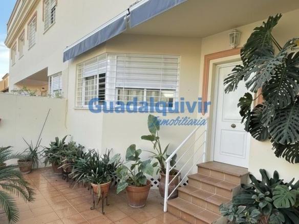 Townhouse for sale in Palmete