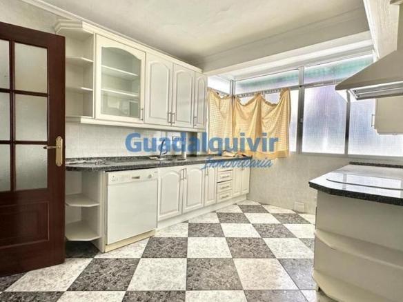 Apartment for sale in Triana East