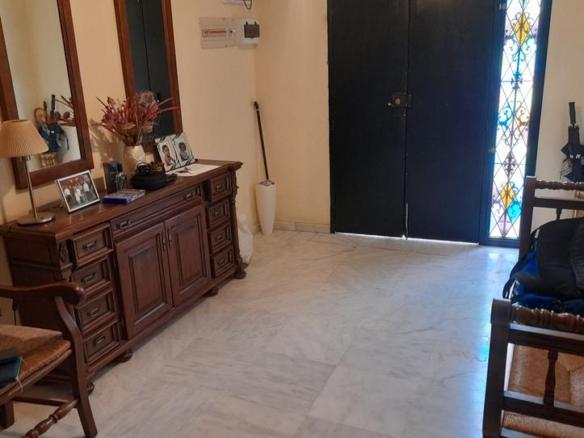 House or villa for sale on Jorge Guillén Street, La Algaba