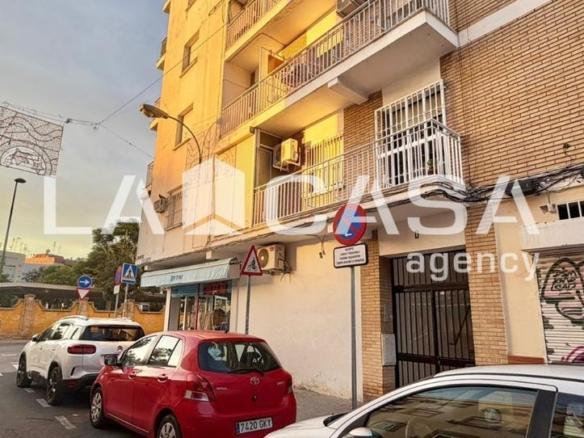 Townhouse for sale on Calle Algámitas, Cruz Roja