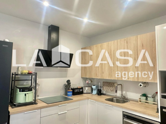 Ground floor apartment for sale on Calle Benítez Parodi, Villegas
