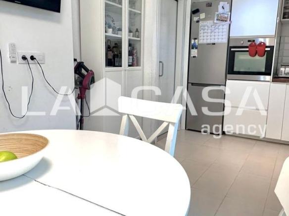 Apartment for sale on Calle Gracia Sáenz de Tejada, La Paz