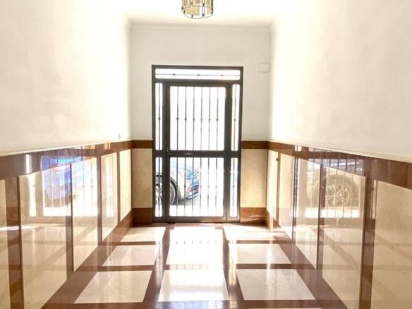 Apartment for sale on Calle San Fernando, Estepa