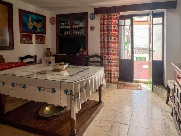 House or villa for sale on Calle Antonio Álvarez, Estepa