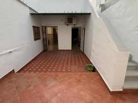 House or villa for sale in the city center