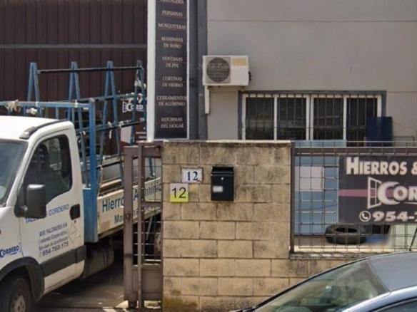 Industrial building for sale at De la Industria, 12, Gelves