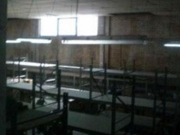 Industrial building for sale on Calle Mercedes de Velilla, Camas