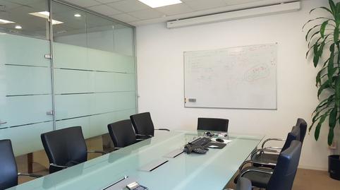 Office for sale on Calle Luis Fuentes Bejarano, Urbadiez – Entrepuentes