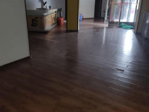 Commercial space for sale on Avenida Emilio Lemos, Colores – Entreparques