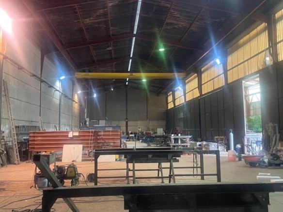 Industrial building for sale in Palmete
