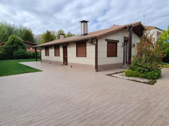 House or villa for sale on Calle de Los Morales, 15, Golmayo