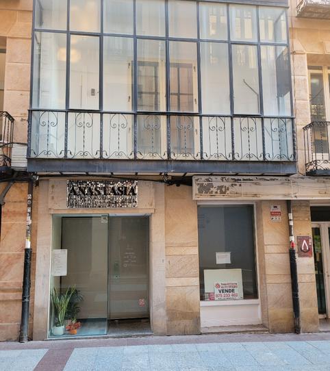 Commercial premises for sale at Calle el Collado, 10, Centro
