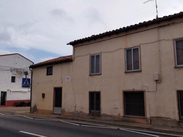 House or villa for sale on N-122, 118, Matalebreras