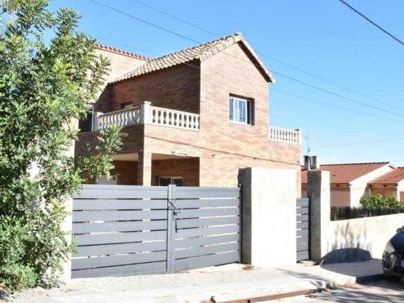 House or chalet for sale in Valldemar – Montmar