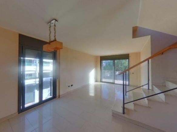 Duplex for sale on Calle Montsant, Els Munts