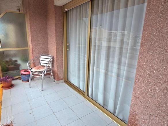 Apartment for sale on Calle Pere Badia, Centre