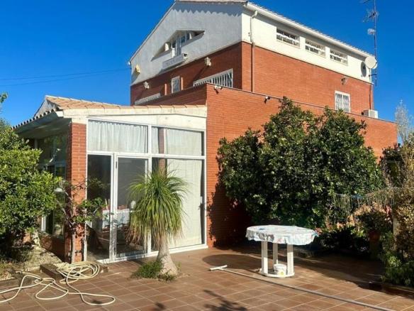 House or chalet for sale in Els Masos – Els Garrofers