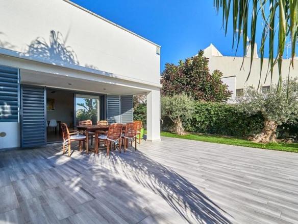 Townhouse for sale in Mas Mel