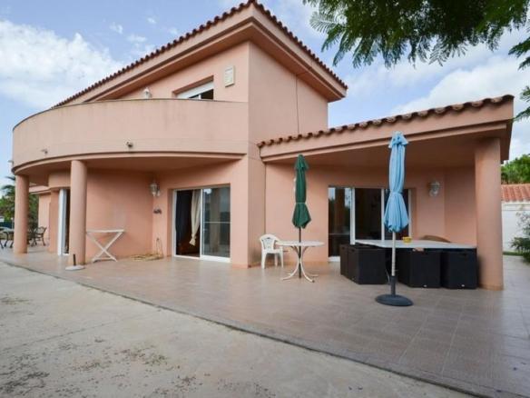 House or villa for sale on Calle Sarset del, 19, Deltebre