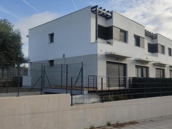 Semi-detached house for sale on Carrer Elisenda de Montcada, Roda de Berà