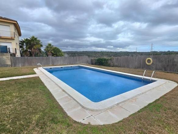 Semi-detached house for sale on Carrer Castell Ferran, La Riera de Gaià