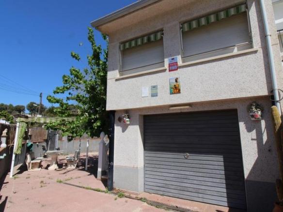 Townhouse for sale on Carrer Miramar, Cunit Residencial