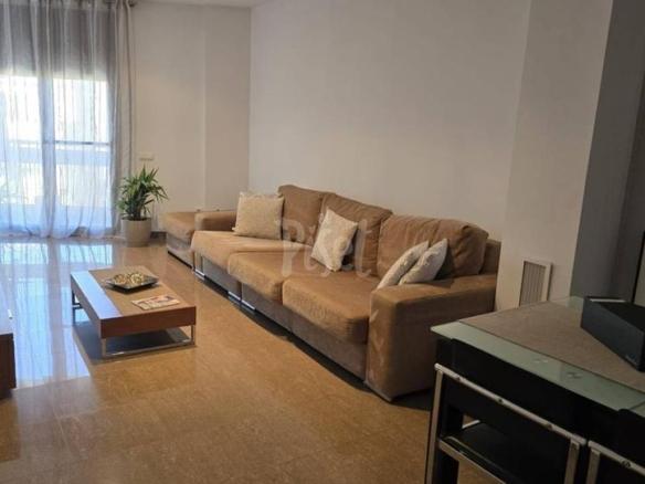 Apartment for sale on Calle Verge de Montserrat, Hospital Area
