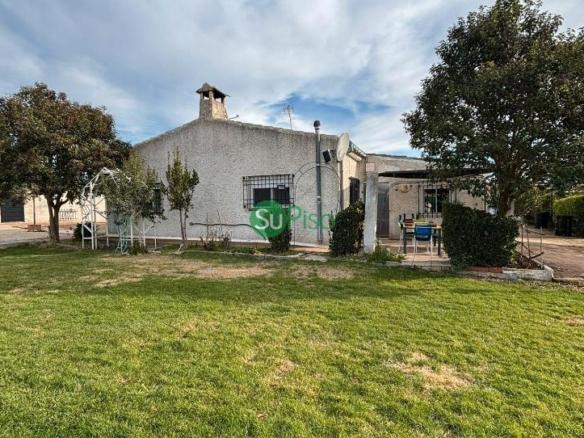 House or villa for sale on Avenida de las Huertas, 32, El Viso de San Juan
