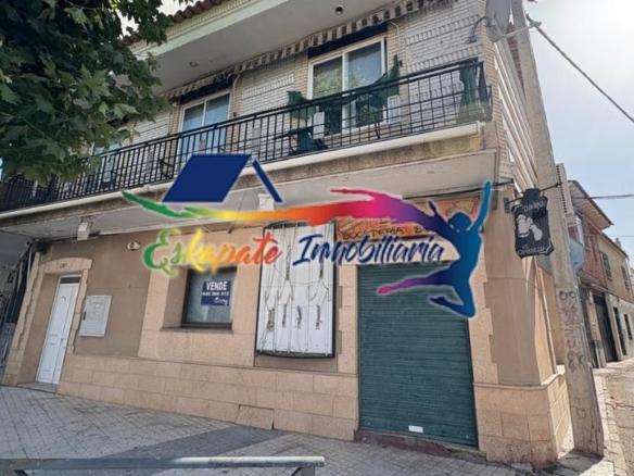 House or villa for sale on Calle Macarena, 34, Lillo