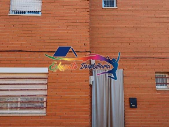 Townhouse for sale on Calle Albéniz, 17, Villacañas