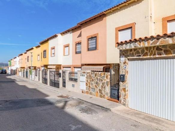 House or villa for sale on Calle Ciudad Real, Almonacid de Toledo