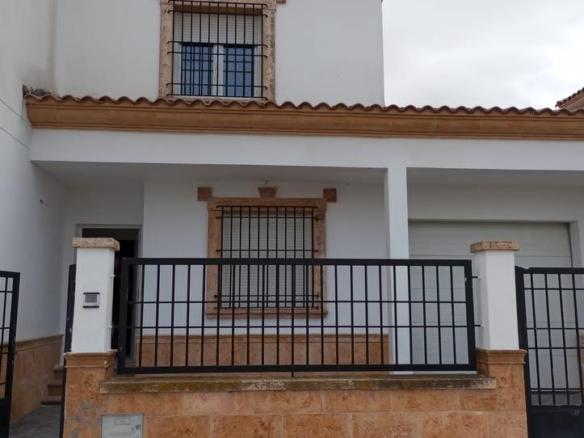 Townhouse for sale in La Villa de Don Fadrique