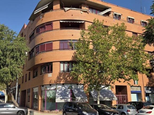 Duplex for sale on Dublin Street, Europa Avenue – San Antón