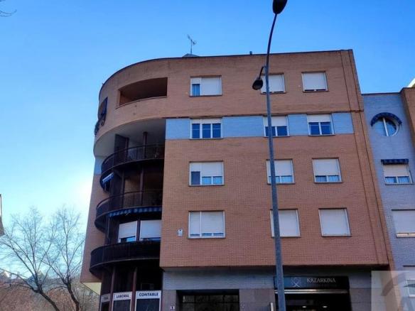Apartment for sale in De París, Avenida Europa – San Antón