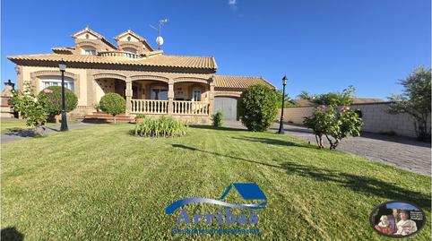 House or villa for sale in Escalona