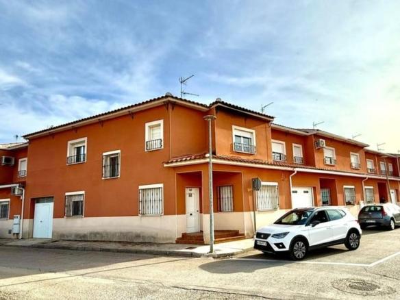 Townhouse for sale in Toboso, Miguel Esteban