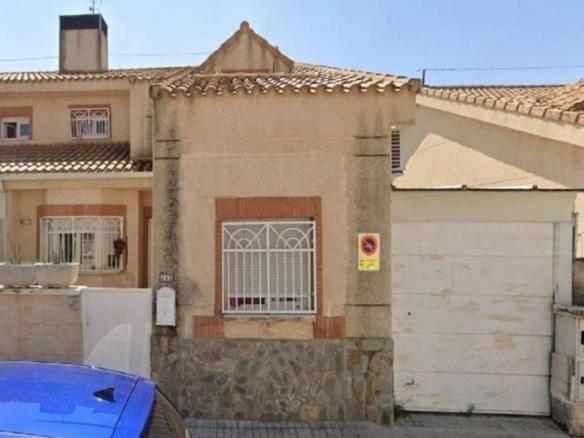 Townhouse for sale on Calle Océano Pacífico, Las Lomas