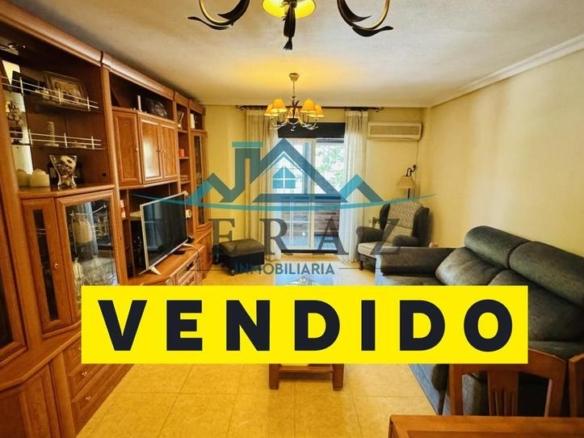 Apartment for sale in Ciudad de Bron, Puerta de Cuartos – Avda. de Portugal