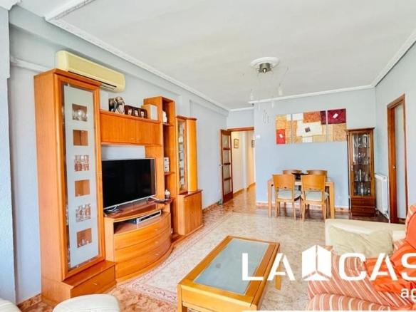 Apartment for sale on Avenida Francisco Aguirre, El Pilar – La Estación