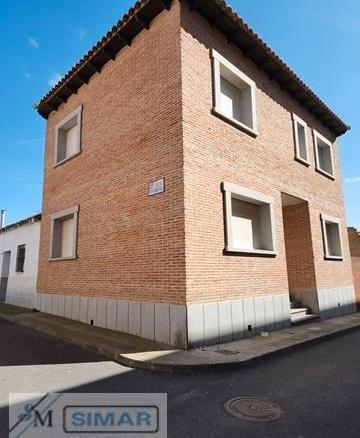 Townhouse for sale on Lepanto Street, Gálvez